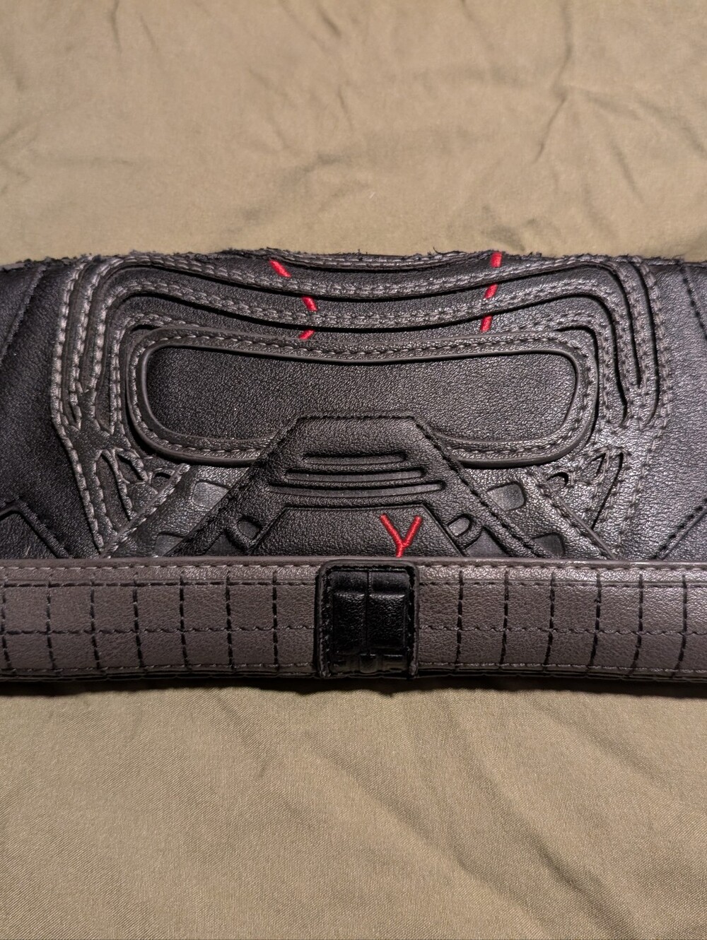 Used Star wars Kylo Ren Loungefly Bag - Picture 12 of 16